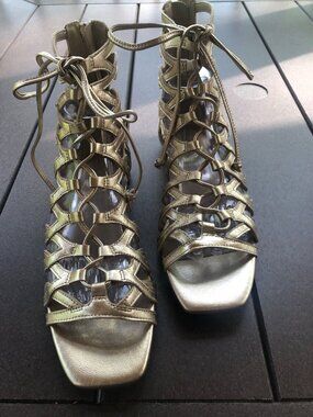 NWOT Sam Edelman Lara Gladiator Gold Leather Sandals Size 8